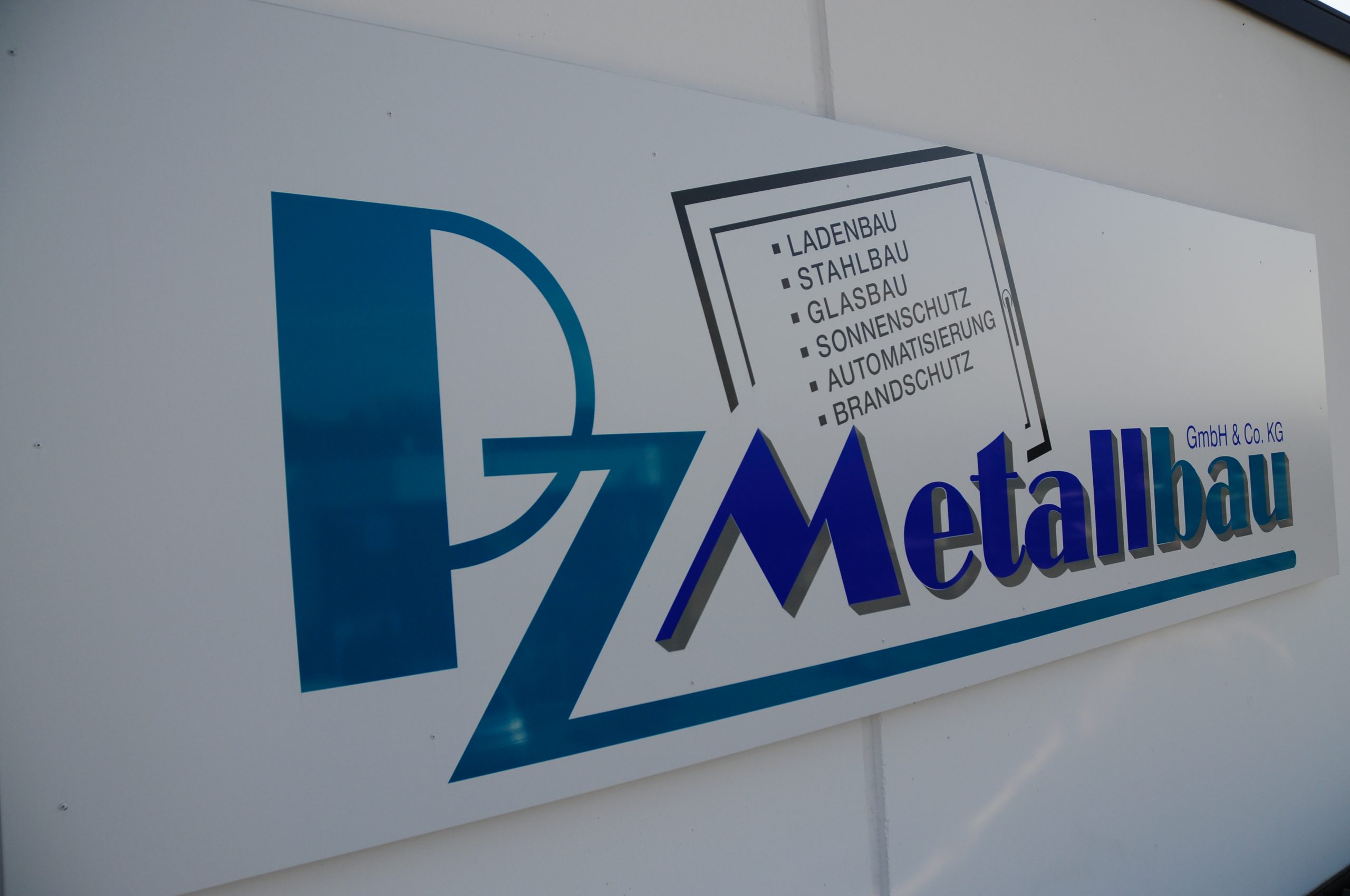 PZ Metallbau GmbH & Co. KG Logo farbig
